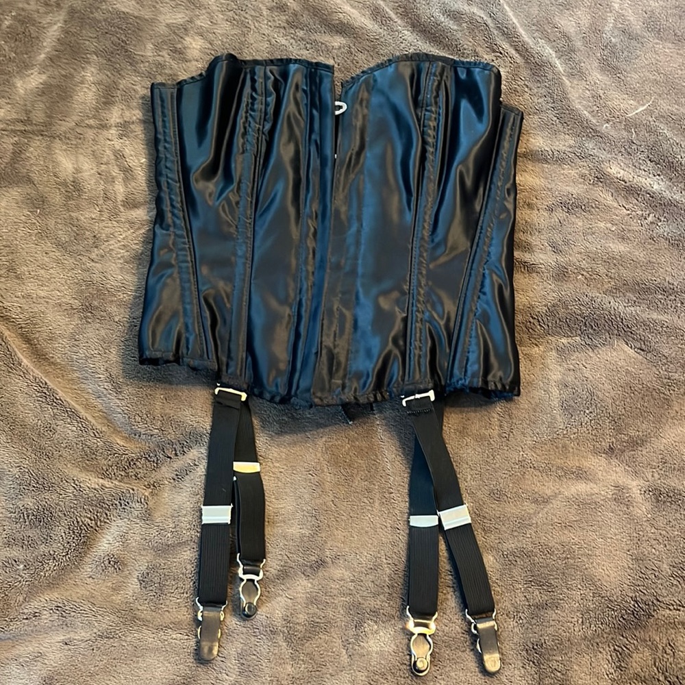 Small black corset double tie in the back steel bones by Leg Avenue